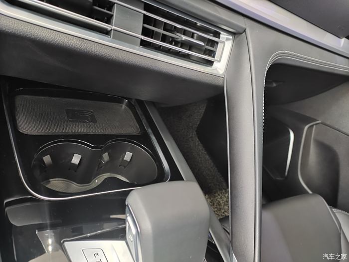 宋Pro 精雕细琢的外观与亟待优化的内饰件体验